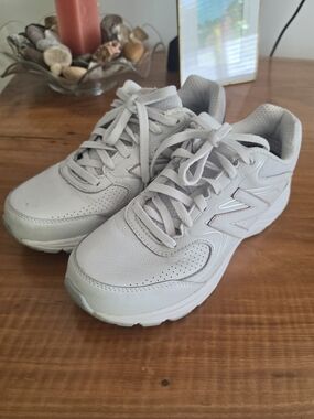 New Balance 840 Leather Sneakers